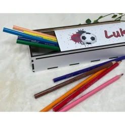 Stiftebox aus Holz personalisiert | Geschenk Einschulung| Federmäppchen Stifte Etui | Stifthalter Fussball Rot