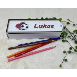 Stiftebox aus Holz personalisiert | Geschenk Einschulung| Federmäppchen Stifte Etui | Stifthalter Fussball Rot