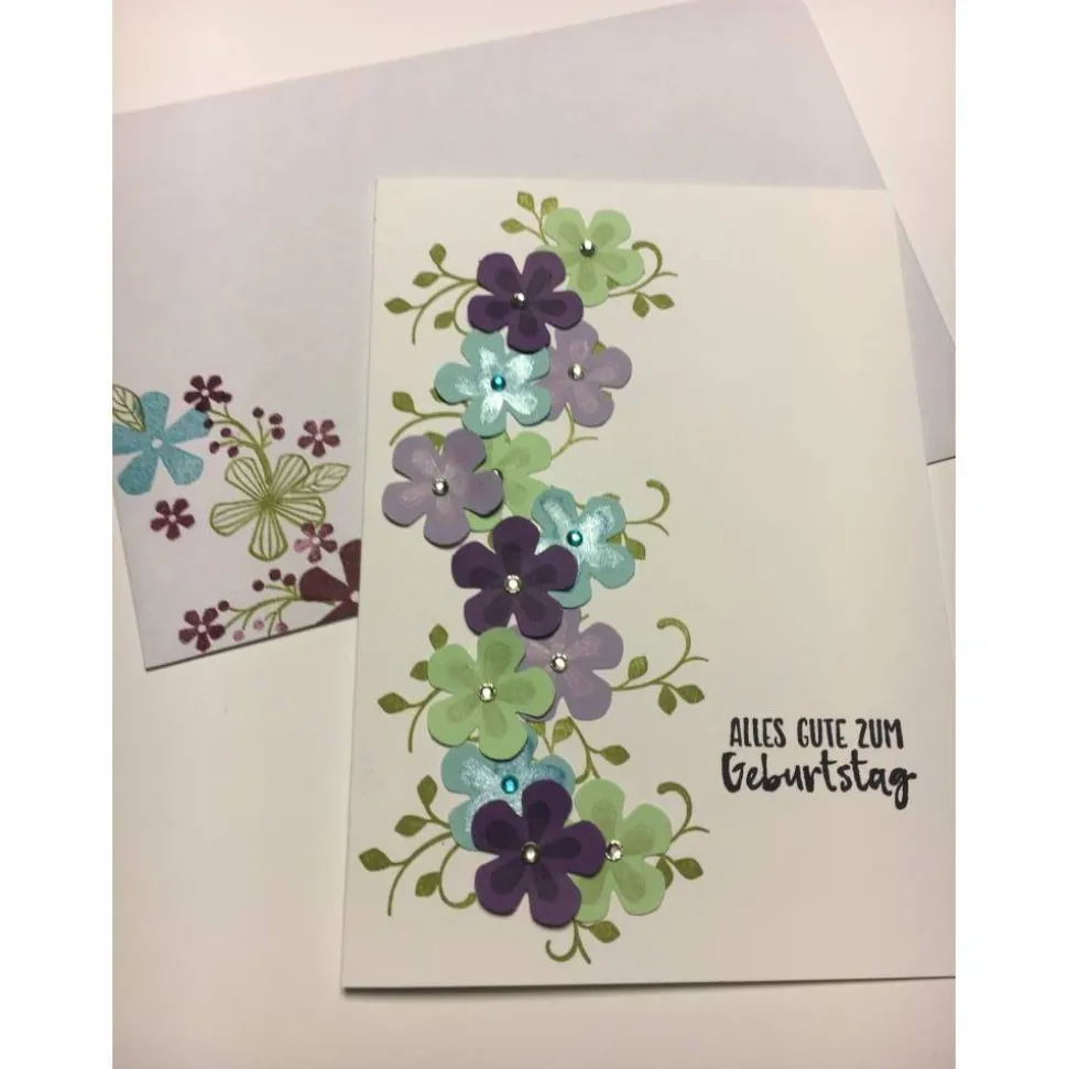 Stilvolle Geburtstagskarte mit Grußtext  mit Weiß/Flieder/Türkis Grünen Blüten  Handarbeit Stampin'Up!