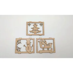 Stimmungsvolle Weihnachtsbeleuchtung: Teelicht-Würfel aus Naturholz mit filigranen Wintermotiven