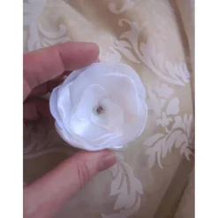 Stoffblume Weiß Satin Braut Brosche und Klammer "Blanche Neige" Hochzeit Brautmode Brautschmuck