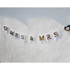 Super edle Girlande zur Hochzeit Mrs & Mrs in Gold und Weiß auf Wunsch personalisiert mit Wunschnamen #pride #lgbtq