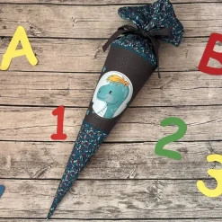 supercoole Schultüte Zuckertüte in grau Petrol mint mit Dino Motiv