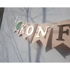 Superschöne Girlande zur Konfirmation.  In Beige und Gold in angesagtem Boho Style