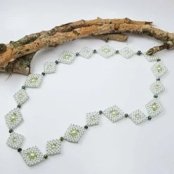 „Sweet Mint Mirage – Handgefertigtes Collier zwischen Büro & Ball