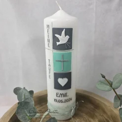 Taufkerze mit christlichen Symbolen in Mint-Grau - personalisiert