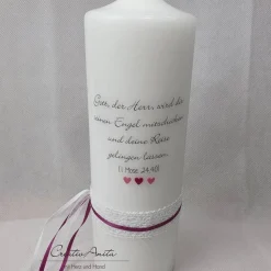 Taufkerze mit Herzen, Schmetterlinge und Engel - Altrosa-Beere - personalisiert