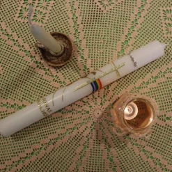 Taufkerze Regenbogen, Lebensweg und Kreuz, wunderschöne handverzierte schlanke Taufkerze für Jungen oder Mädchen