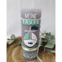 Taufkerze Rustikkerze -Boot- Junge - mit Kreuz grau-weiß-mint