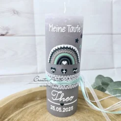 Taufkerze Rustikkerze Grau-Petrol verziert mit Regenbogen Herzen und christlichen Symbolen
