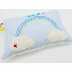 Taufkissen Regenbogen mit gesticktem Namen