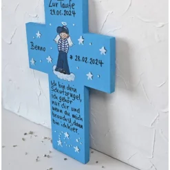 Taufkreuz für Jungen personalisiert – Handbemaltes Holzkreuz mit Taufspruch, individuelles Taufgeschenk
