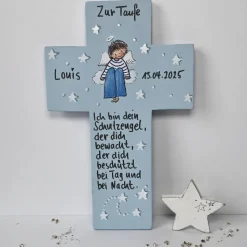 Taufkreuz personalisiert – Handbemaltes Holzkreuz mit Schutzengel & Spruch als Taufgeschenk für Jungen