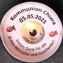 Teelicht Gastgeschenk Kommunion & Konfirmation – personalisierte Danksagung im Aludöschen im Organzabeutel