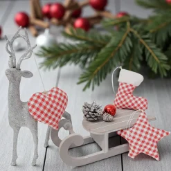 3-teiliges Baumschmuck aus Herz, Stern und Stiefel in rot kariert