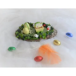 Tischdeko Baumscheibe mit Osterdeko (Nr. 2) Huhn im Wagen