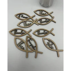 Tischdeko Fische mit Name, 10 Stück, Personalisierte Streudeko Fisch Andenken Dekoration für Taufe Kommunion Firmung Kon