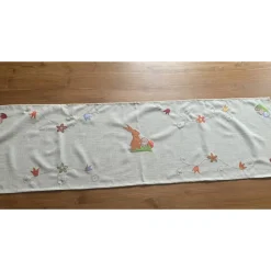 Tischläufer Tischdecke mit fröhlich-bunten Applikationen Ostern Frühling Osterhase Osterei Blumen Baumwolle 41 x136 cm