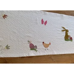 Tischläufer Tischdecke mit fröhlich-bunten Applikationen Ostern Frühling Osterhase Osterei Blumen Baumwolle 33x135cm