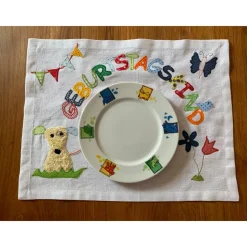 Tischset Geburtstagskind Geburtstag Geburtstagsdeko Hund Blumen Baumwolle 45 x 35cm