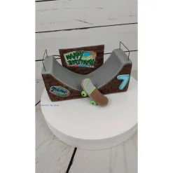 Tortendeko Tortentopper Caketopper Skater Skateboard Halfpipe Graffitti Skaterbahn