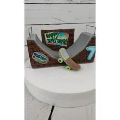 Tortendeko Tortentopper Caketopper Skater Skateboard Halfpipe Graffitti Skaterbahn