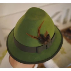 Trachtenhut Grün mit Federn