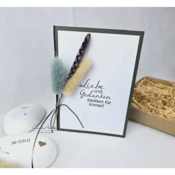 Trauerset - Trauerbox mit Karte, Erinnerungssteine, Kerzenständer und Erinnerungskerze mit Spruch und Blumen dekoriert