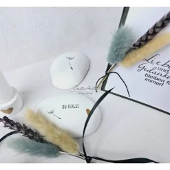 Trauerset - Trauerbox mit Karte, Erinnerungssteine, Kerzenständer und Erinnerungskerze mit Spruch und Blumen dekoriert