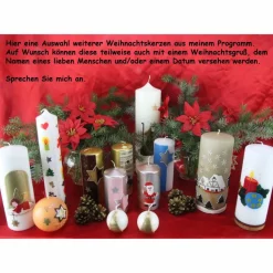 türkise Weihnachtskerze mit stilisiertem Weihnachtsbaum