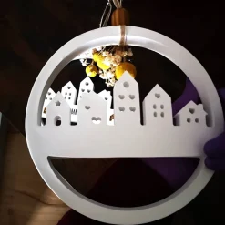 Türkranz Häuserkranz Loop – Handgemachter Fensterkranz mit Trockenblumen und Keramik, 18 cm