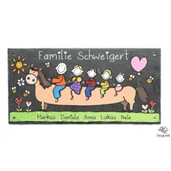 Türschild aus Schiefer mit Familie auf Pferd – Personalisiertes Familienschild als Geschenk