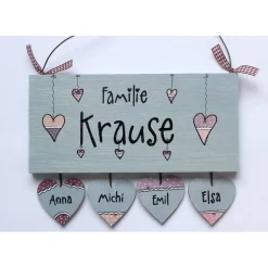 Türschild Familie aus Holz mit Name personalisiert - exklusives Hochzeitsgeschenk für das Brautpaar - besonderes Geschenk zum Hochzeitstag - individuelles Haustürschild Herzen