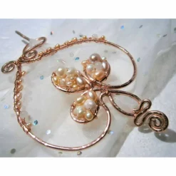 Tuchnadel celtic knot Herz 90 x 100 Millimeter mit Süßwasserperlen rosa Aluminium Farbe rosegold Muttertagsgeschenk