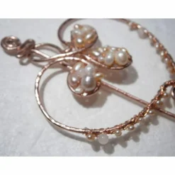 Tuchnadel celtic knot Herz 90 x 100 Millimeter mit Süßwasserperlen rosa Aluminium Farbe rosegold Muttertagsgeschenk