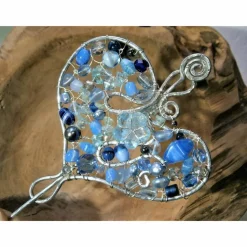 Tuchnadel Herz mit Mix in blau 90 x 85 Millimeter gehämmert handgemacht silbergrau Aluminium Muttertag