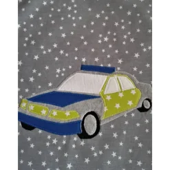 Turnbeutel mit Namen und Polizeiauto