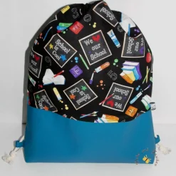 Turnbeutel Rucksack School is Cool Kunstlederboden personalisiert mit Namen Geschenkidee Schulanfang
