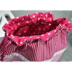 Turnbeutel-/Rucksack pink/weiß mit Doodlestickerei Regenbogen und Wunschname