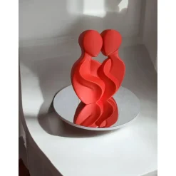 Umarmung der Liebe Skulptur | Modernes Paar Kunstwerk | Korallenrote minimalistische Tischdeko | Valentinstag Geschenk f