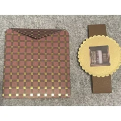 Umschlag mit Banderole für Gutschein/Geldgeschenk. Motiv: Buch, Bücher