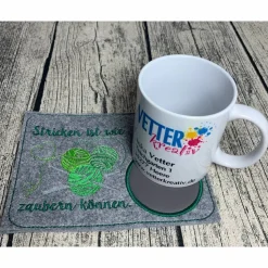Untersetzer aus Filz bestickt - Geschenk stricken - Geschenkidee für Strickfreundin - Geschenk für Oma