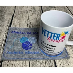 Untersetzer aus Filz bestickt - Geschenk stricken - Geschenkidee für Strickfreundin - Geschenk für Oma