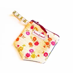 Upcycling Täschchen Jeanshosentasche + geblümter Jacquard, Geldtasche, Kopfhöhrertasche, Börse