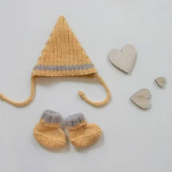 VERSANDFERTIG! PIXIEMÜTZE und BOOTIES zweiteiliges Neugeborenenset handgestrickt zur Geburt in zartem Gelb von zimtblüte