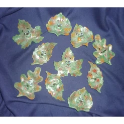 Verschiedene Blätter mit lustigem Gesicht ,Keramik Herbstdeco,