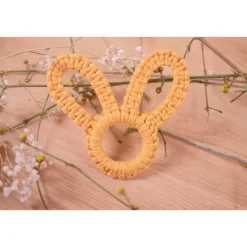 Verspielte Makramee Hasenohren als Osterdeko oder Serviettenring | Geschenkidee aus Baumwolle