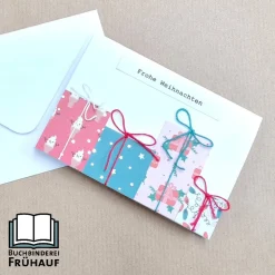 Verspielte Weihnachtskarte mit Geschenken