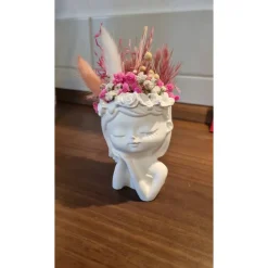 Verträumte Blumenmädchen aus Raysin