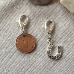Vintage Geschenkset / Anhängerset mit Pfennig & Hufeisen